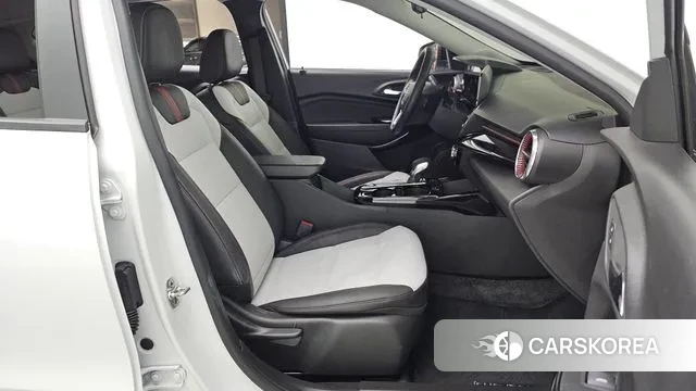 Chevrolet (GM Daewoo) Trax Crossover 2025 Белый из Кореи, фото 2