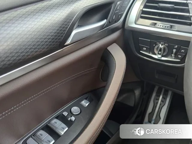 BMW X4 (G02) 2023 Серебряный из Кореи, фото 2