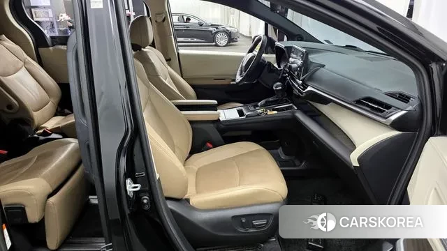 Toyota Sienna 4th Generation 2021 Черный из Кореи, фото 2