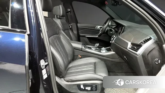BMW X5 (G05) 2023 Черный из Кореи, фото 2