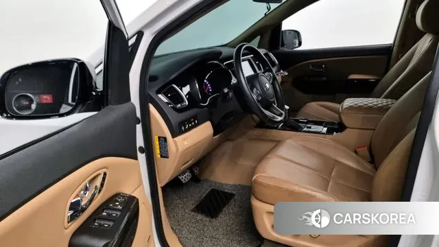 Kia The New Carnival 2019 Белый из Кореи, фото 2