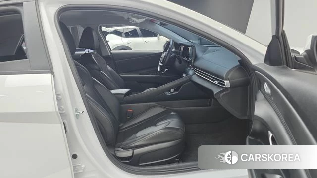 Hyundai Avante Hybrid (CN7) 2023 Белый из Кореи, фото 2