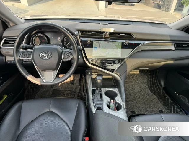 Toyota Camry 2021 Серебристо-серый из Китая, фото 2