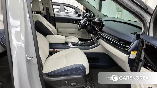 Kia The New Carnival 4th Generation 2024 Серебристо-серый из Кореи, фото 2