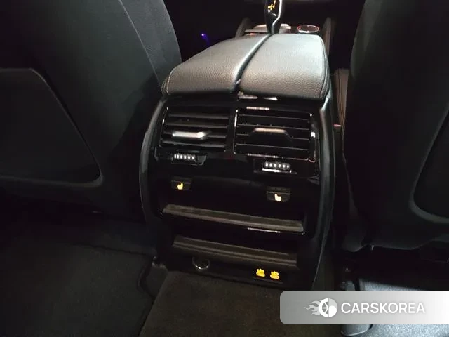 BMW 5 Series (G30) 2023 Черный из Кореи, фото 2