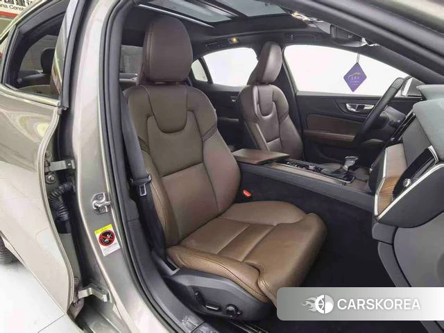 Volvo S60 2021 Серебристо-серый из Китая, фото 2