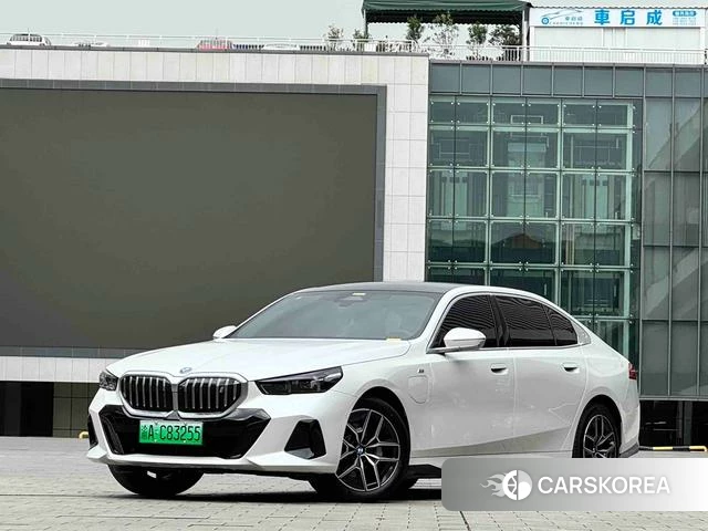 BMW i5 2025 Белый из Китая, фото 2