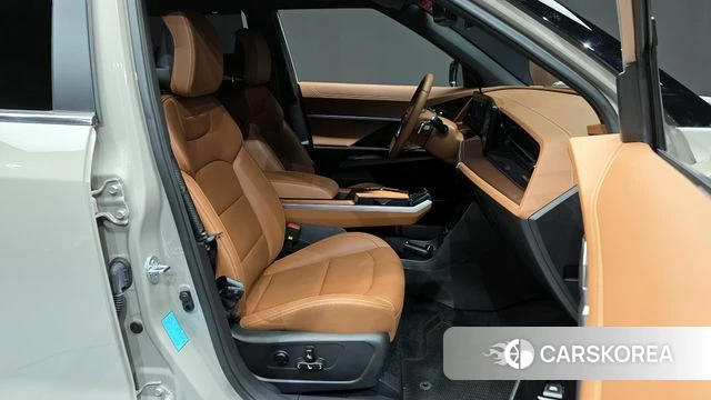 Ssangyong Torres EVX 2024 Жемчужный цвет из Кореи, фото 2