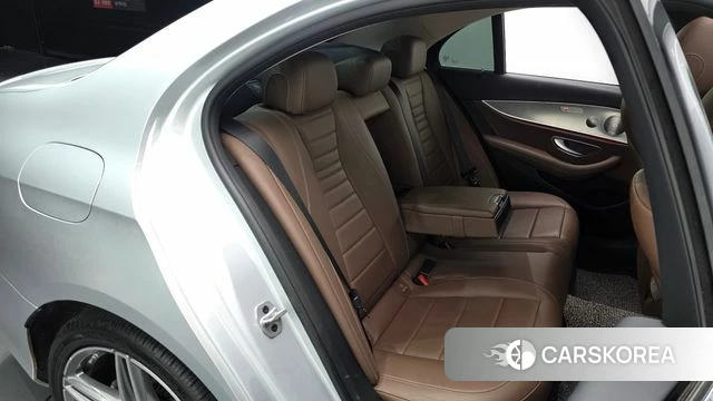 Mercedes-Benz E-Class W213 2019 Серебристо-серый из Кореи, фото 2