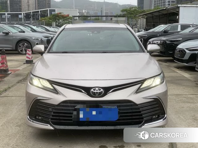 Toyota Camry 2021 Шампань из Китая, фото 2