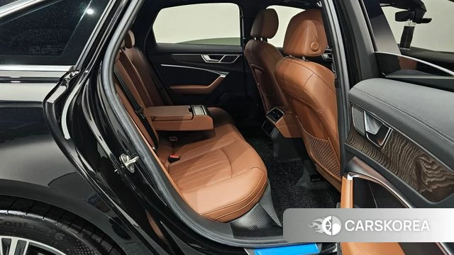 Audi A6 (C8) 2023 Черный из Кореи, фото 2