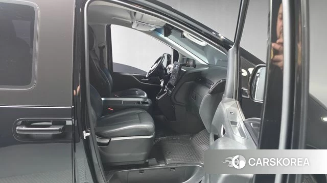 Hyundai Staria 2022 Черный из Кореи, фото 2