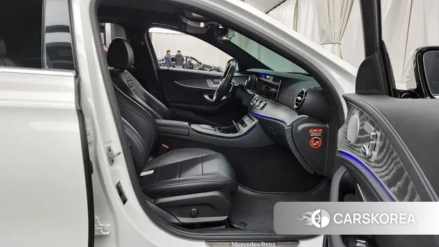 Mercedes-Benz E-Class W213 2021 Белый из Кореи, фото 2