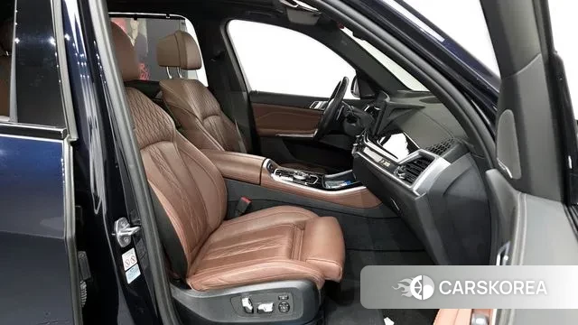 BMW X5 (G05) 2023 Черный из Кореи, фото 2