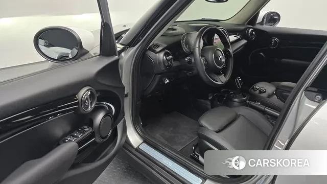 Mini Cooper 2024 Серебристо-серый из Кореи, фото 2