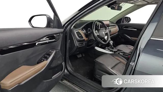 Kia Seltos 2021 Серый из Кореи, фото 2