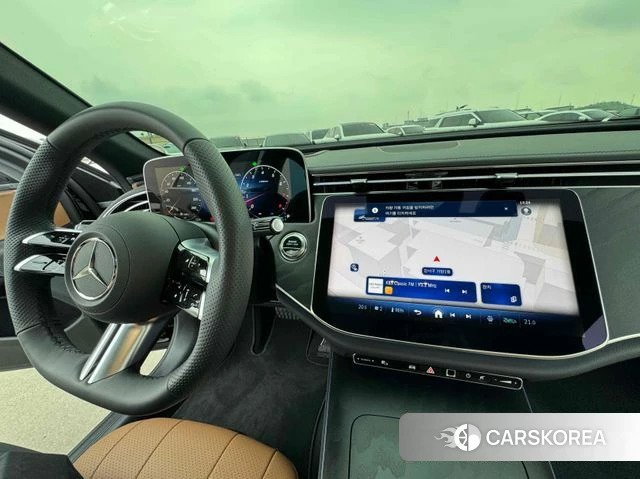 Mercedes-Benz E-Class W214 2025 Черный из Кореи, фото 2