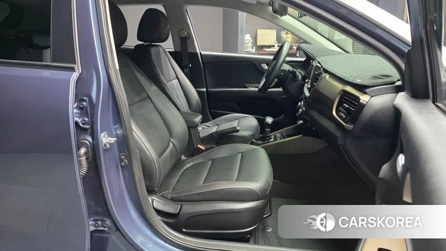 Kia Stonic 2019 Синий из Кореи, фото 2