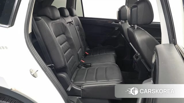 Volkswagen Tiguan Allspace 2020 Белый из Кореи, фото 2