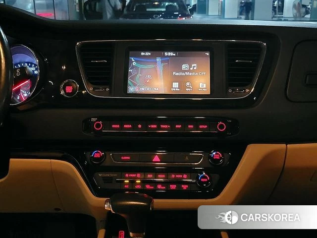 Kia The New Carnival 2018 Белый из Кореи, фото 2
