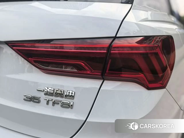 Audi Q3 2022 Белый из Китая, фото 2
