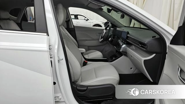 Hyundai Kona (SX2) 2023 Белый из Кореи, фото 2