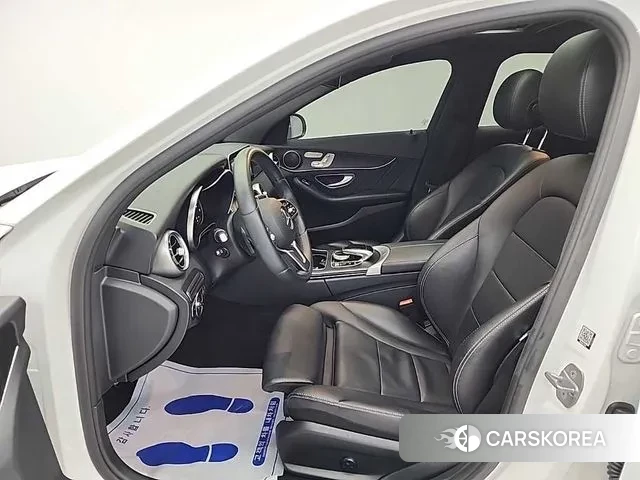 Mercedes-Benz C-Class W205 2019 Белый из Кореи, фото 2