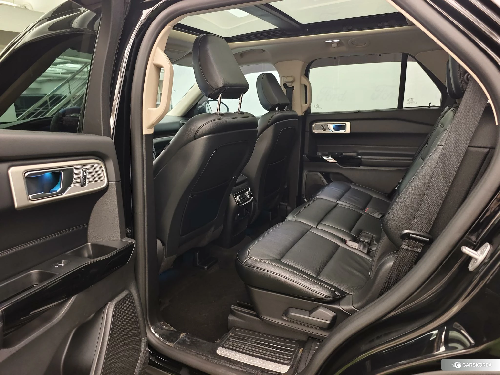 Ford Explorer 2020 Черный из Китая, фото 2