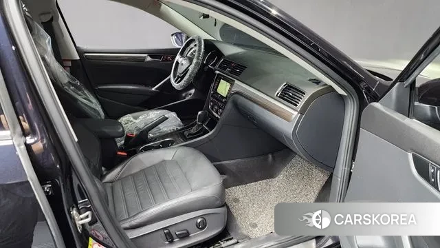 Volkswagen The New Passat 2018 Черный из Кореи, фото 2