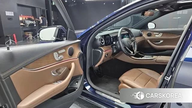 Mercedes-Benz E-Class W213 2021 Синий из Кореи, фото 2