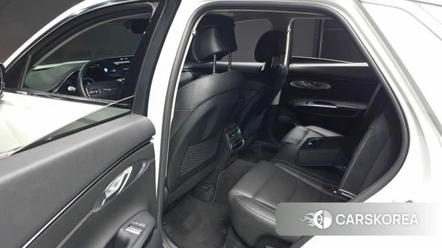 Genesis GV70 2022 Белый из Кореи, фото 2