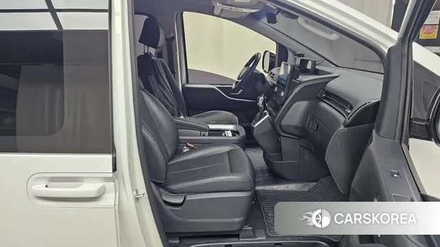 Hyundai Staria 2022 Белый из Кореи, фото 2