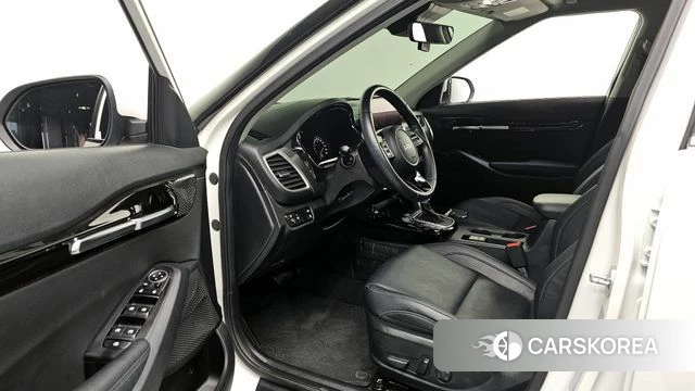 Kia Seltos 2022 Белый из Кореи, фото 2