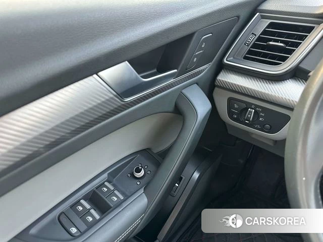 Audi Q5L 2020 Синий из Китая, фото 2