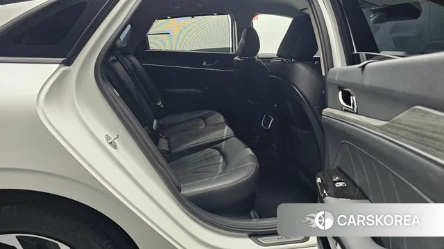 Kia The New K5 Hybrid 3rd generation 2023 Белый из Кореи, фото 2