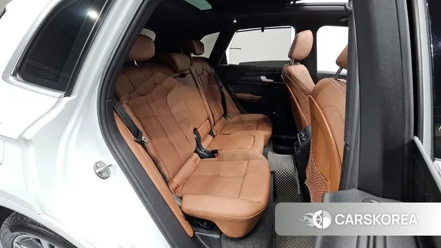 Audi Q5 (FY) 2023 Белый из Кореи, фото 2