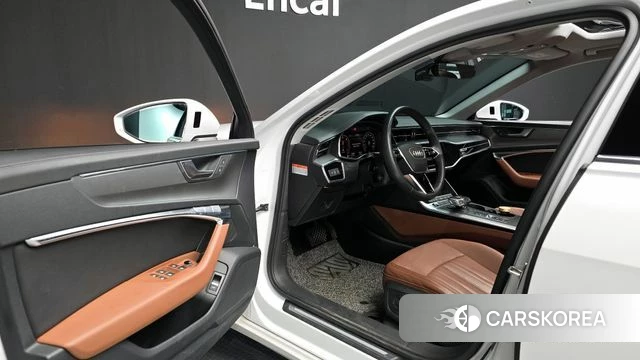 Audi A6 (C8) 2023 Белый из Кореи, фото 2