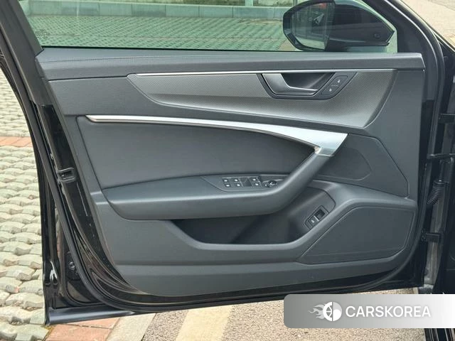 Audi A6L 2021 Черный из Китая, фото 2