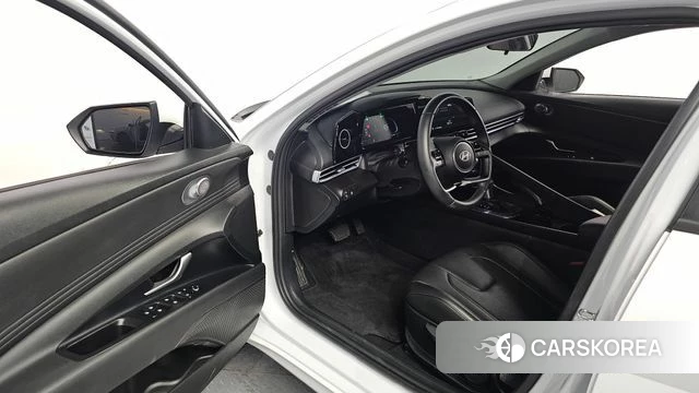 Hyundai The New Avante (CN7) 2024 Белый из Кореи, фото 2