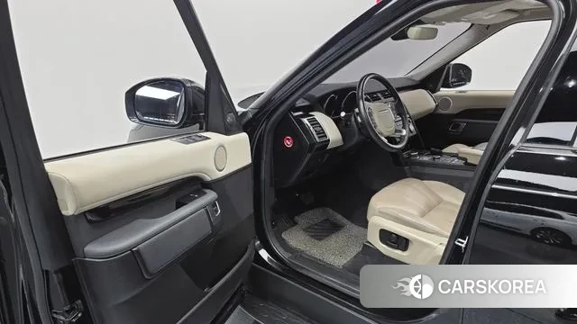 Land Rover Discovery 5 2018 Черный из Кореи, фото 2