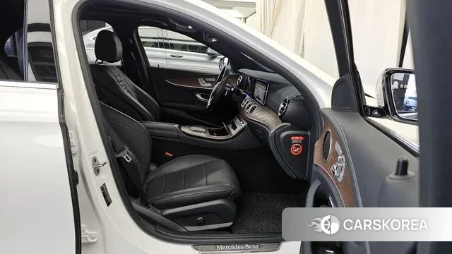 Mercedes-Benz E-Class W213 2020 Белый из Кореи, фото 2