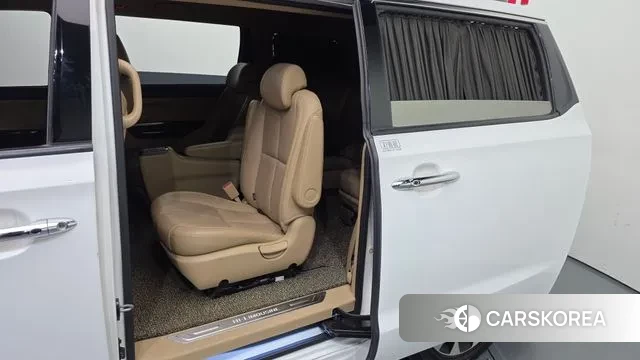 Kia The New Carnival 2018 Белый из Кореи, фото 2
