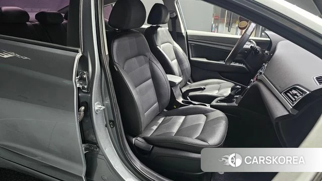 Hyundai Avante AD 2018 Серый из Кореи, фото 2