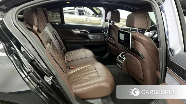 BMW 7 Series (G11) 2022 Черный из Кореи, фото 2