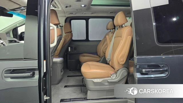 Hyundai Staria 2022 Серый из Кореи, фото 2