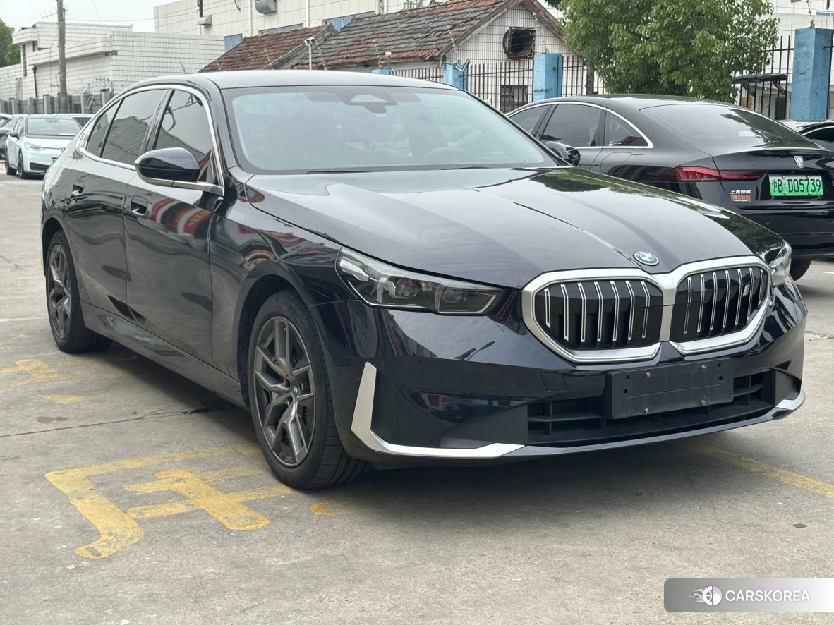 BMW i5 2024 Черный из Китая, фото 2