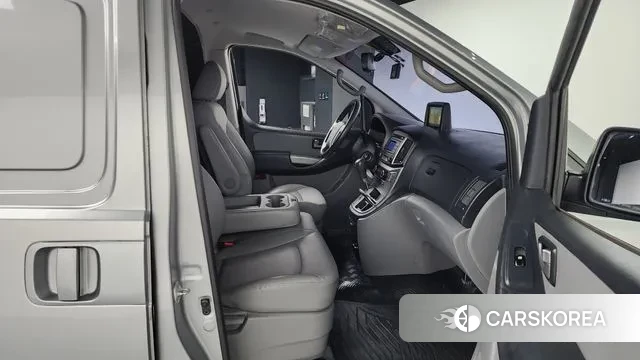 Hyundai The New Grand Starex 2018 Серебристо-серый из Кореи, фото 2