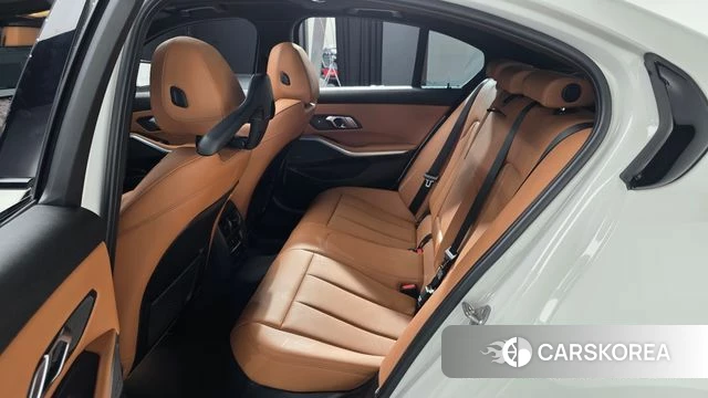 BMW 3 Series (G20) 2023 Белый из Кореи, фото 2