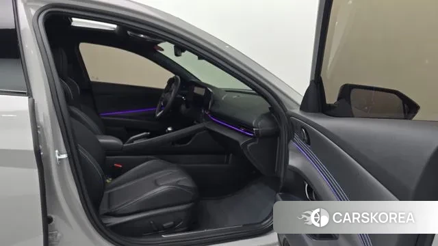 Hyundai The New Avante (CN7) 2024 Серебристо-серый из Кореи, фото 2