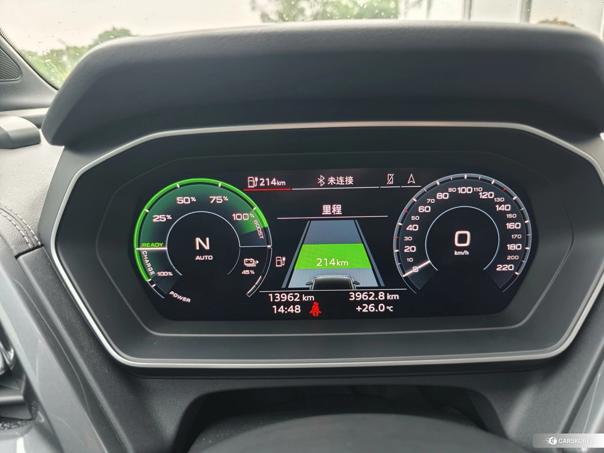 Audi Q4 2023 Серебристо-серый из Китая, фото 2